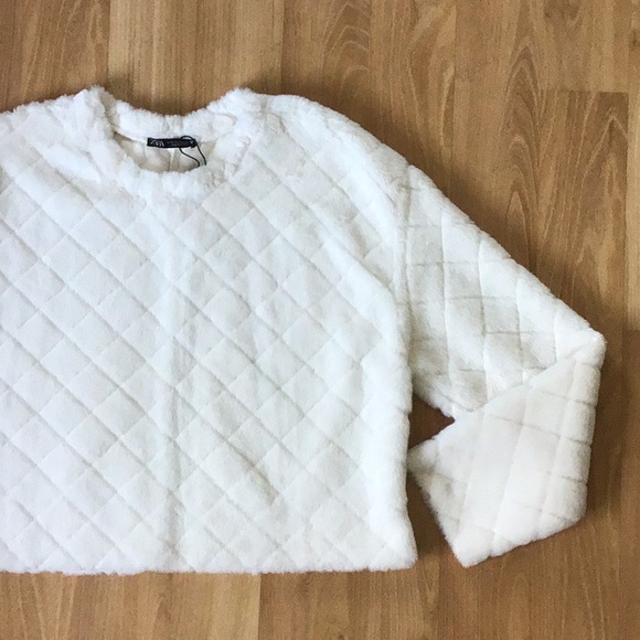 Zara Faux Fur Sweater - Picture 3 of 16